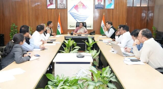 मुख्य सचिव राधा रतूड़ी ने सचिवालय में सभी जिलाधिकारियों को 23 मार्च, 2025 को वर्तमान सरकार के तीन वर्ष पूर्ण होने के अवसर पर प्रस्तावित कार्यक्रमों को लेकर आवश्यक दिशा निर्देश