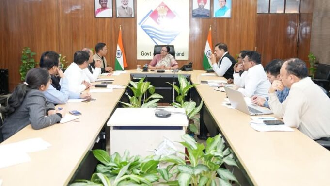 मुख्य सचिव राधा रतूड़ी ने सचिवालय में सभी जिलाधिकारियों को 23 मार्च, 2025 को वर्तमान सरकार के तीन वर्ष पूर्ण होने के अवसर पर प्रस्तावित कार्यक्रमों को लेकर आवश्यक दिशा निर्देश