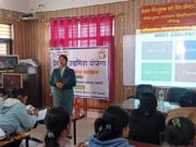 गोपेश्वर महाविद्यालय में उद्यमिता विकास कार्यक्रम में युवा सीख रहे उद्यमिता कौशल