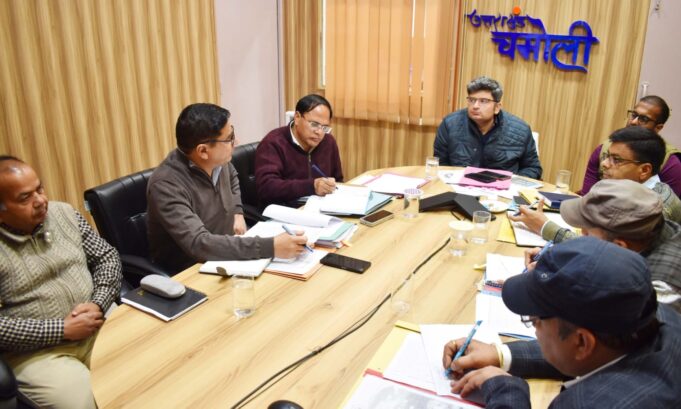 जिलाधिकारी ने स्प्रिंग एवं रिवर रिजुविनेशन प्राधिकरण की बैठक ली