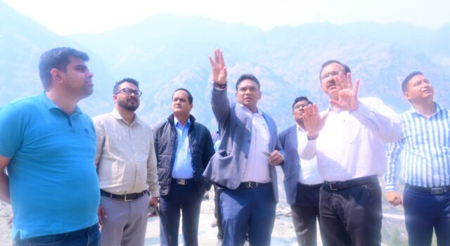 चारधाम यात्रा नोडल अधिकारी आर राजेश कुमार ने यात्रा व्यवस्थाओ का किया स्थलीय निरीक्षण