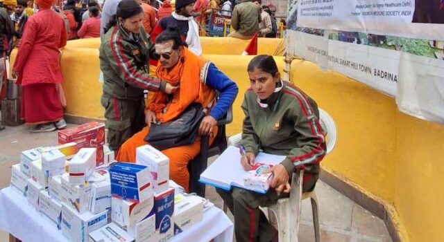 धाम में सिक्स सिग्मा ने मेडिकल सेंटर और एसीएलएम एम्बुलेंस का हुआ उद्घाटन