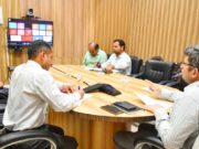 मानसून सीजन की तैयारियों को लेकर जिलाधिकारी संदीप तिवारी ने ली बैठक