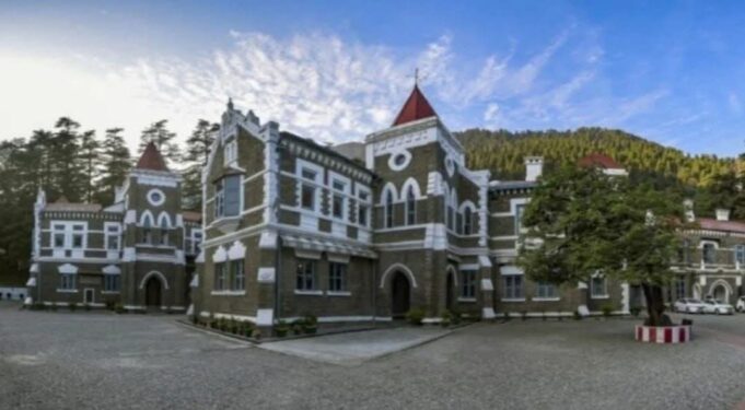 नैनीताल में नाबालिग दुष्कर्म मामला-तोड़फोड़ और ध्वस्तीकरण आदेश पर हाइकोर्ट ने कहा उनके उठने से पहले एसएसपी नैनीताल और अधिशासी अधिकारी मामले में करें जवाब पेश