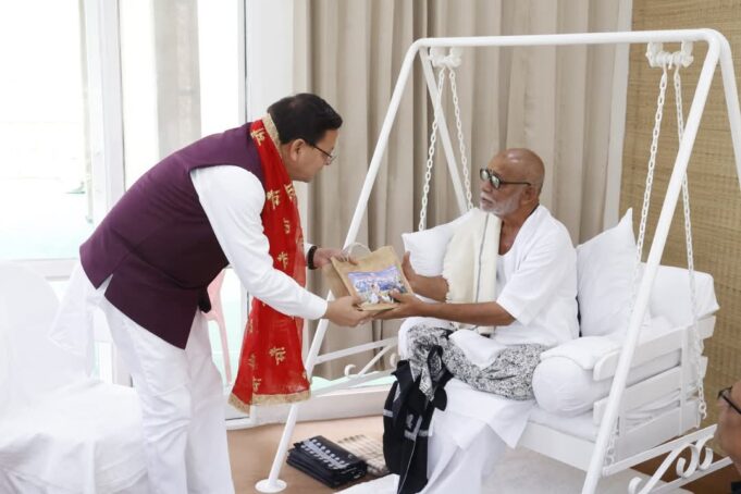 मुख्यमंत्री पुष्कर सिंह धामी ने नंदप्रयाग में आयोजित राम कथा में प्रतिभाग किया