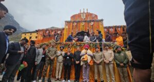 राज्यपाल ने बदरीनाथ धाम पहुंचकर की पूजा अर्चना, राज्य और देश की सुख समृद्धि की कामना की