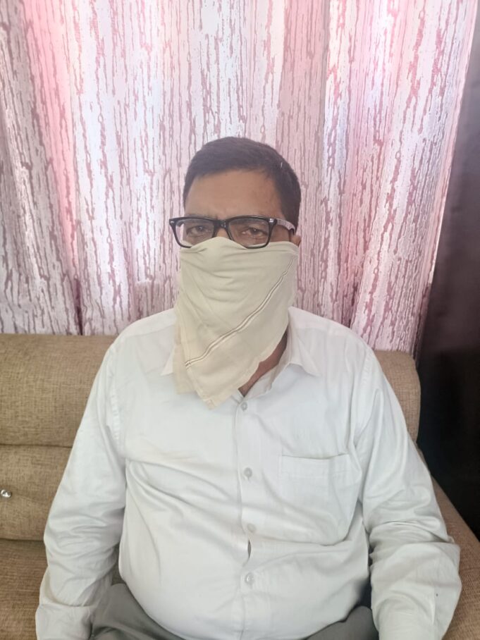 रिश्वत लेते जिला सैनिक कल्याण अधिकारी गिरफ्तार