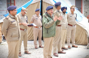 चारधाम यात्रा की तैयारियां: कपाट खुलने से पहले डीजीपी ने परखीं श्री बद्रीनाथ धाम की व्यवस्थाएं, किया स्थलीय निरीक्षण