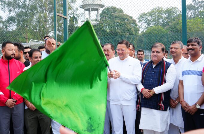 सीएम धामी ने ‘अहिल्या स्मृति मैराथन’ को दिखाई हरी झंडी