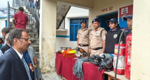 बहुउद्देशीय विधिक साक्षरता शिविर में फायर सेफ्टी संबंधी स्टॉल: आमजन को दी गई उपकरणों के प्रयोग की जानकारी