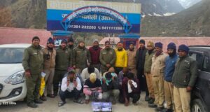 ढाई लाख नकद के साथ पुलिस की गिरफ्त में पुष्पा गेंग, बद्रीनाथ धाम में थे सक्रिय