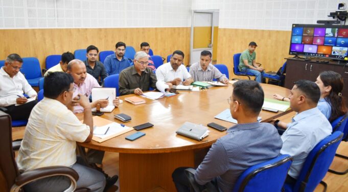 जनपद के 592 मतदान बूथों पर आयोजित होगा वृहद पौधरोपण कार्यक्रम