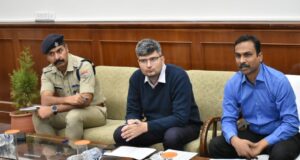 अपर सचिव विजय कुमार जोगदण्डे ने अन्तर्राष्ट्रीय योग दिवस मनाये जाने से पूर्व लिया व्यवस्थाओं का जायेजा