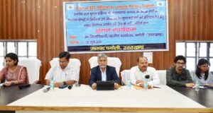 निर्वाचन आयोग की टीम ने बीएलओ व बीएलओ सुपरवाइजरों को दिया प्रशिक्षण