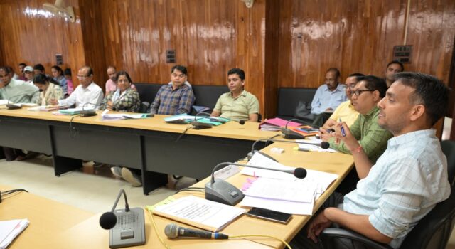 जिलाधिकारी की अध्यक्षता में आयोजित हुआ जनता मिलन कार्यक्रम