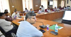 त्रिस्तरीय पंचायत चुनाव की तैयारी जोरों पर, प्रशासन की बैठक