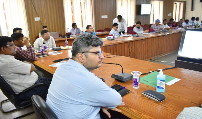 त्रिस्तरीय पंचायत चुनाव की तैयारी जोरों पर, प्रशासन की बैठक