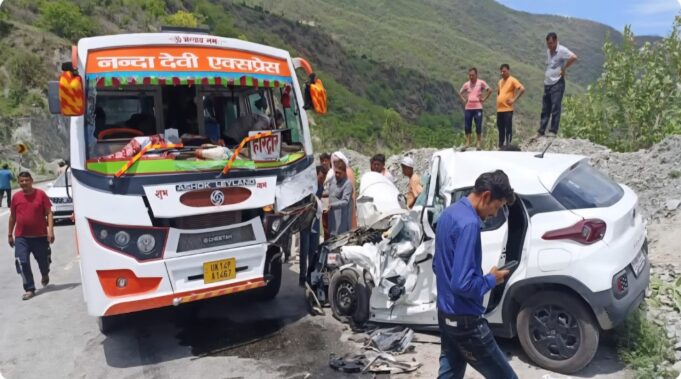 बदरीनाथ हाईवे पर एक और बड़ा हादसा, बस और कार की जबरदस्त टक्कर,3 लोग हुए घायल