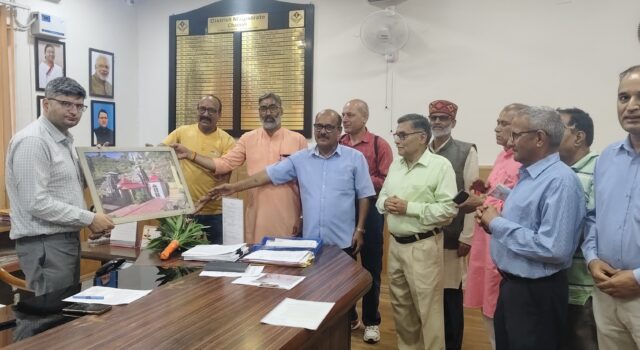 आदर्श ग्राम मैठाणा में मेडिकल कॉलेज हेतु भूमि का प्रस्ताव लेकर पहुचे ग्रामीण