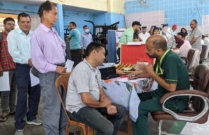 ग्राफिक एरा हॉस्पिटल और यूथ रेडक्रॉस चमोली ने आयोजित किया स्वास्थ्य शिविर