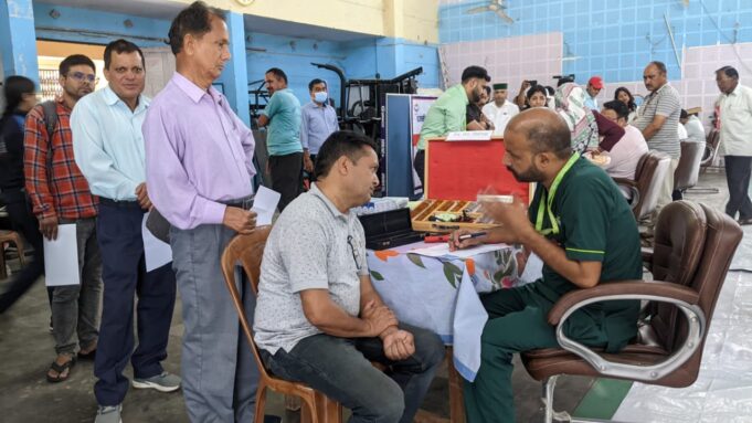 ग्राफिक एरा हॉस्पिटल और यूथ रेडक्रॉस चमोली ने आयोजित किया स्वास्थ्य शिविर