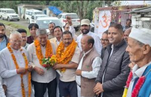 भाजपा छोड़ कांग्रेस में शामिल हुए भाजपा नेता के जनसंपर्क अधिकारी सुरेश भट्ट