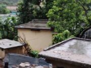 आसमानी आफत ने बरपाया कहर, कई मवेशी मलबे में दबे