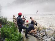 एनडीआरएफ और आईटीबीपी ने नदी के बीच फंसी गाय को किया सकुशल रेस्क्यू