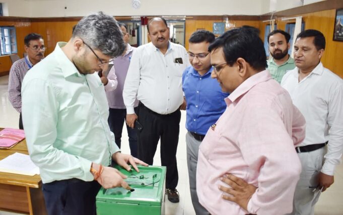 जिला पंचायत अध्यक्ष, उपाध्यक्ष, ब्लॉक प्रमुख, ज्येष्ठ एवं कनिष्ठ उप प्रमुख पदों के लिए होने वाले मतदान व मतगणना हेतु चमोली पुलिस की सुरक्षा तैयारियां पूरी