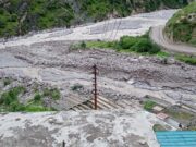 यहाँ बादल फटा कई घर खतरे में