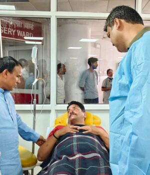 स्वास्थ्य मंत्री डॉ धन सिंह रावत ने जाना थराली आपदा के घायलों का हालचाल