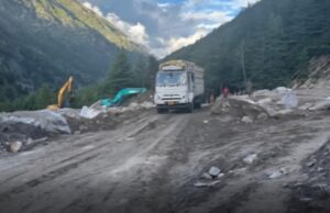 धराली आपदा के 25 दिन बाद खुला गंगोत्री हाईवे, हर्षिल में झील और मलबे की चपेट आ गया था मार्ग।