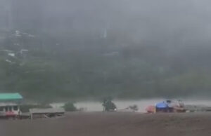 उत्तरकाशी में कहर बनकर टूटा बादल, धराली में तबाही, 4 की मौत, कई लापता