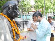 प0 बल्लभ पंत की 138वीं जयंती पर जिलाधिकारी ने प्रतिमा पर किया माल्यार्पण