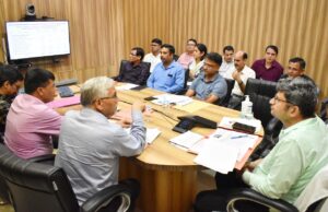 जिलाधिकारी ने शिक्षा विभाग की समीक्षा बैठक ली