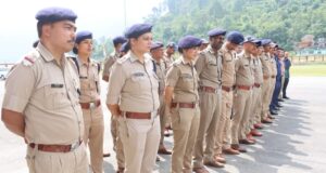 गौचर हवाई पट्टी पर चाक-चौबंद सुरक्षा: पुलिस बल को किया ब्रीफ, सतर्कता बरतने के निर्देश