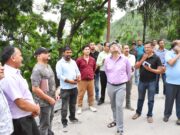 जिलाधिकारी ने किया ब्रह्म सैंण भूस्खलन प्रभावित क्षेत्र का स्थलीय निरीक्षण