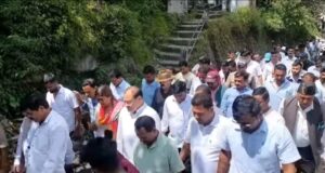 चमोली – नेता प्रतिपक्ष यशपाल आर्य ने थराली के आपदा प्रभावितों से मुलाकात कर मदद के लिए बढ़ाया हाथ।