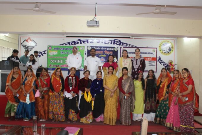 भाषण में अंकिता ने पाया प्रथम स्थान