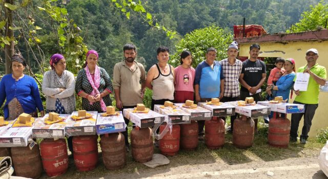 टिहरी के लाल ने पोछे नंदानगर ,कुंतरी ,धुर्मा , सेरा के अपादा प्रभावितों के आंसू