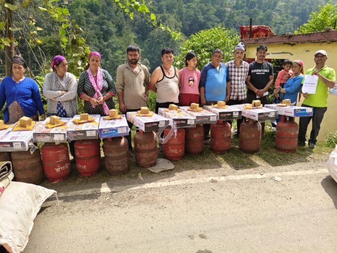 टिहरी के लाल ने पोछे नंदानगर ,कुंतरी ,धुर्मा , सेरा के अपादा प्रभावितों के आंसू