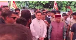 पेपर लीक प्रकरण: धरना स्थल पर पहुंचे CM धामी, CBI जांच का दिया भरोसा