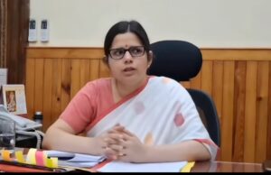 तहसीलदार पर गिरी गाज,कमिश्नर के छापे के बाद हरकत में आईं डीएम,कानूनगो के निलंबन की भी संस्तुति।