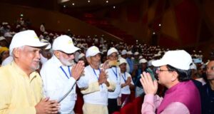 वृद्धजन समाज की धरोहर: सीएम धामी ने किया सम्मानित, नई सुविधाओं और योजनाओं का किया ऐलान