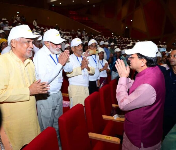 वृद्धजन समाज की धरोहर: सीएम धामी ने किया सम्मानित, नई सुविधाओं और योजनाओं का किया ऐलान