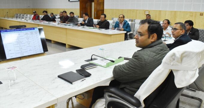 जिलाधिकारी ने गंगा संरक्षण समिति के कार्यों की समीक्षा की