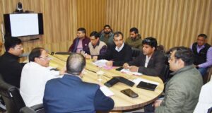 * जिलाधिकारी ने जल संस्थान और पेयजल निगम के अधिकारियों की ली बैठक