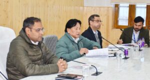 जिलाधिकारी ने ली जिला स्तरीय पुनरीक्षण समिति की बैठक
