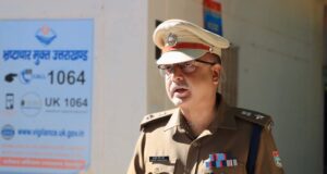 “वन्दे मातरम्” के 150 वर्ष, चमोली पुलिस ने एकसुर में गाया राष्ट्रगीत