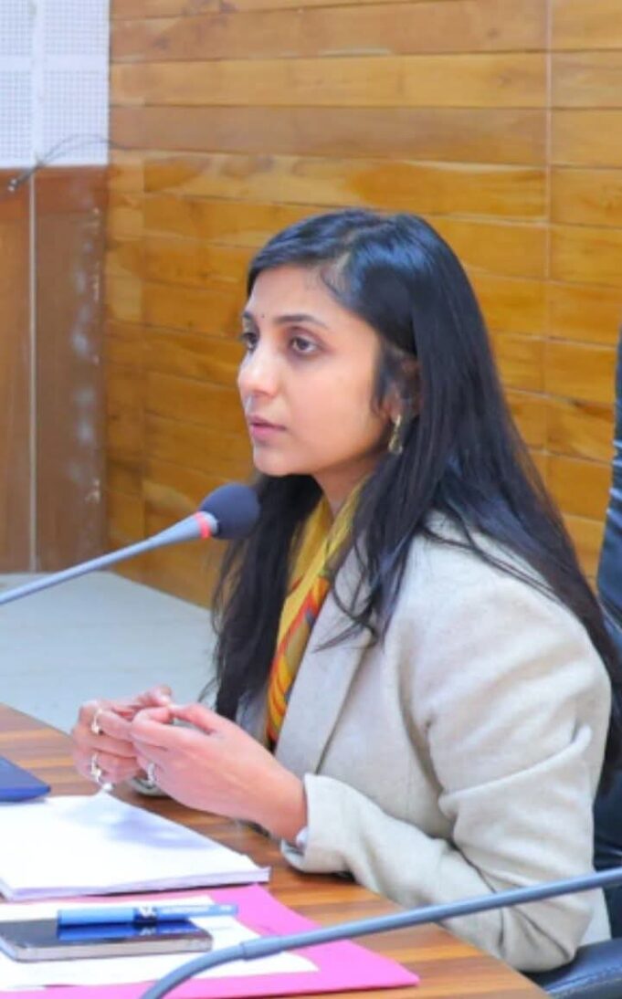 खतरे की घेराबंदी तोड़ने की तैयारी: संवेदनशील स्कूलों पर विशेष निगरानी